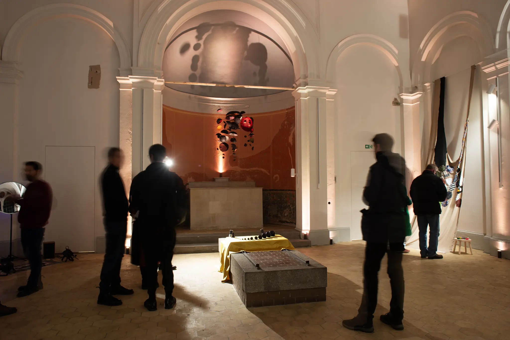 Fremdkoerper VERNISSAGE1
